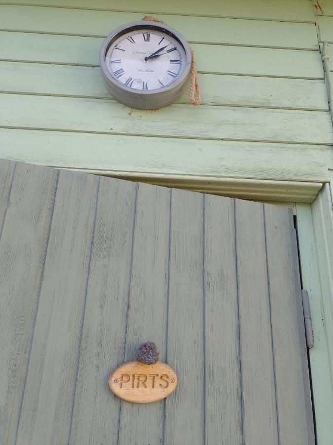 House, Garden & Sauna. Free Parking. Train Stop-200 M. Sea-1 Km. Jūrkalne Exterior foto